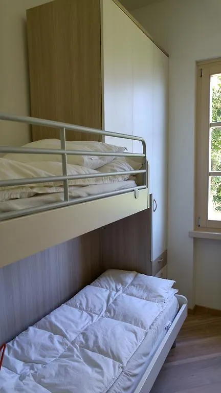 Villa Dina Tignale 0*,  İtalya