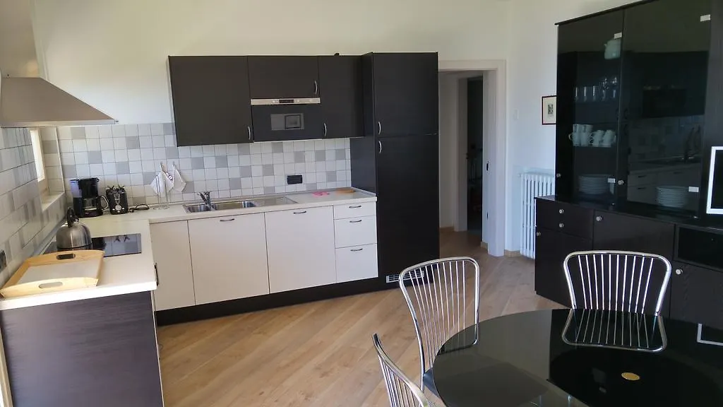 Villa Dina Tignale 0*,  İtalya